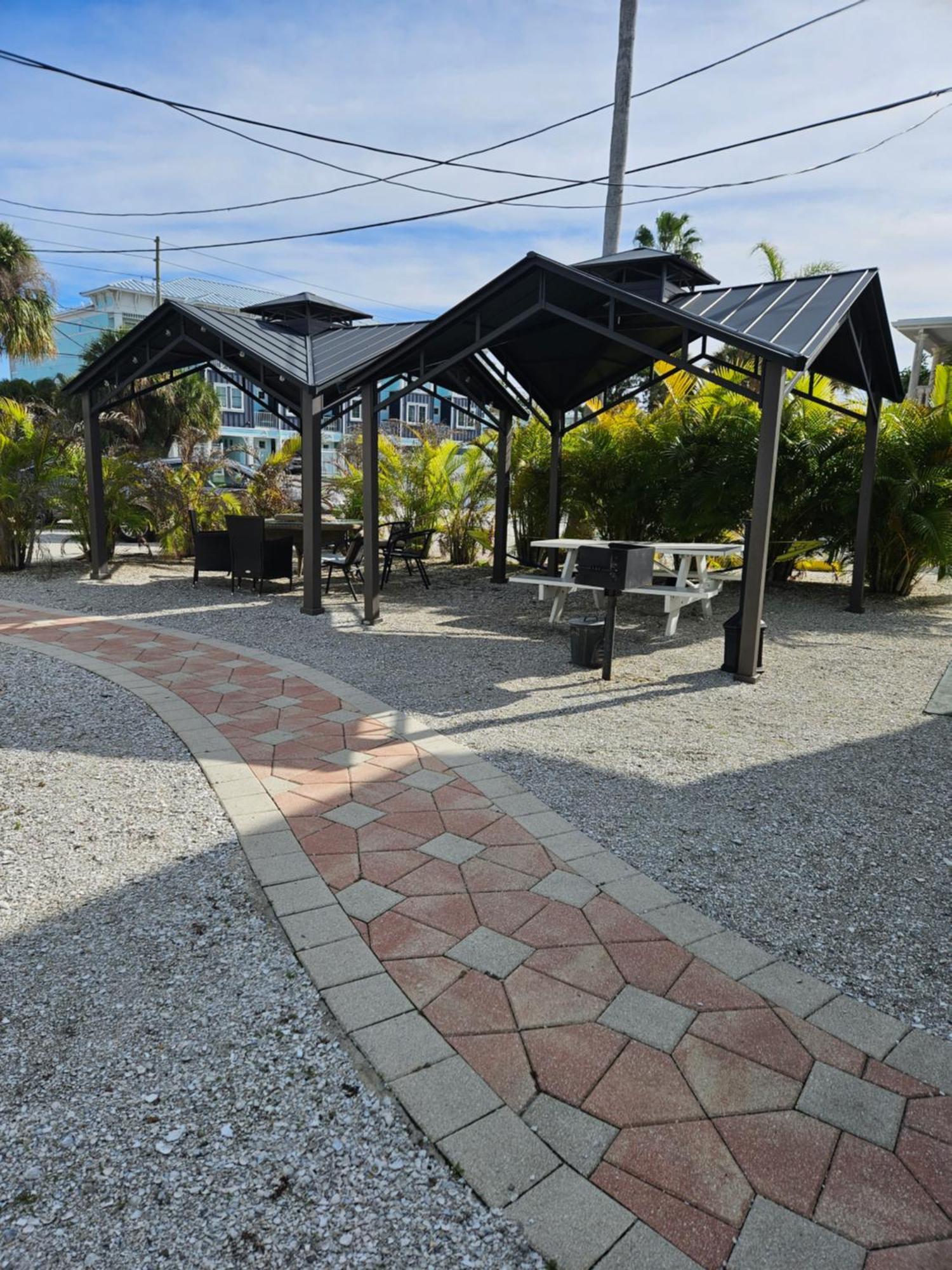 Oasis Palms Resort St. Pete Beach Bagian luar foto