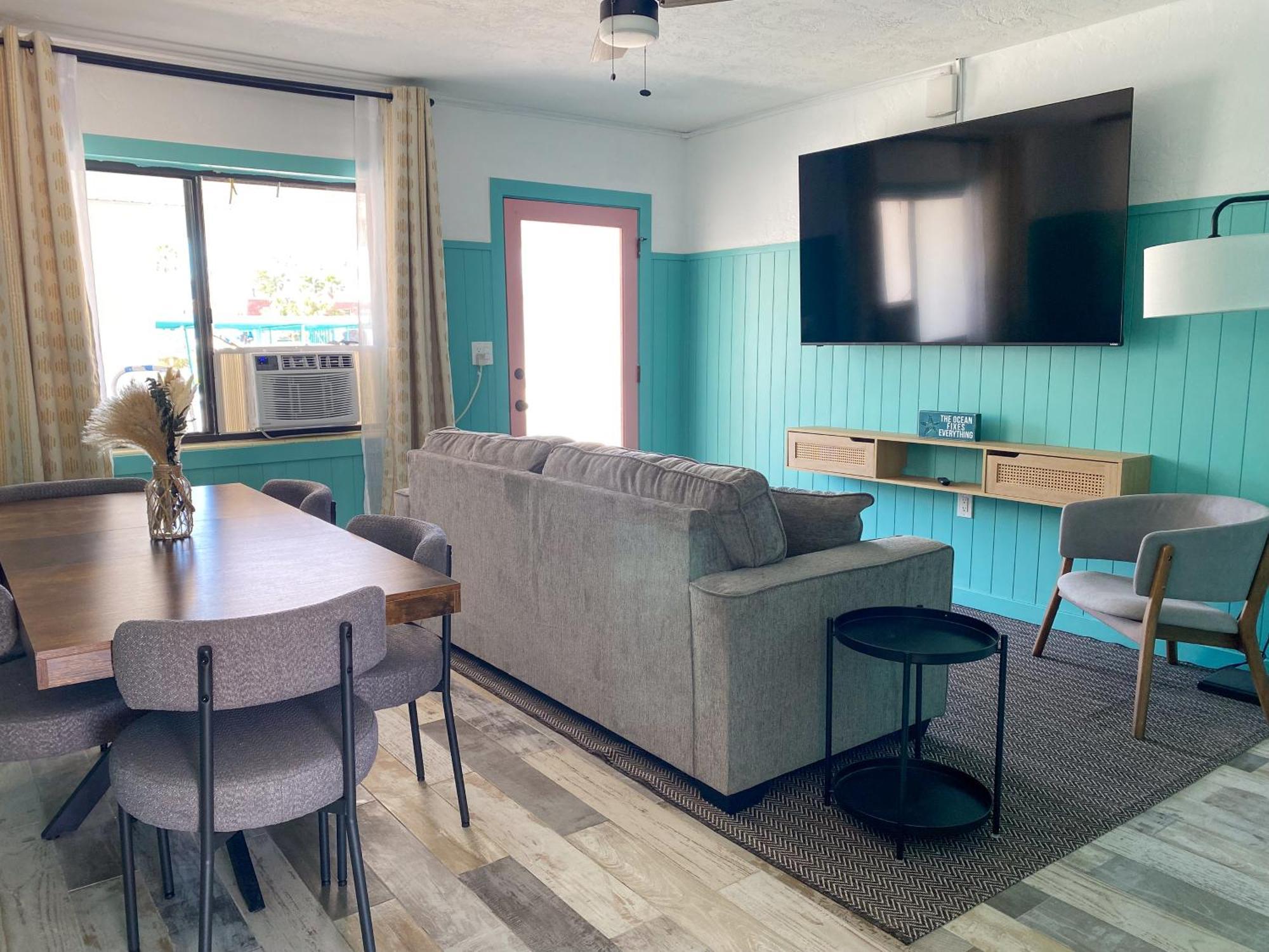 Oasis Palms Resort St. Pete Beach Bagian luar foto