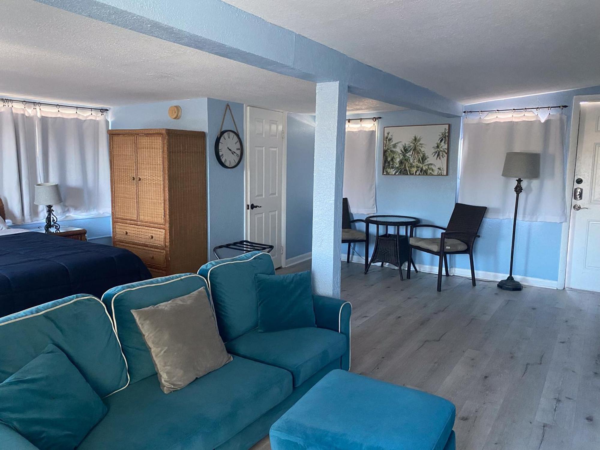 Oasis Palms Resort St. Pete Beach Bagian luar foto