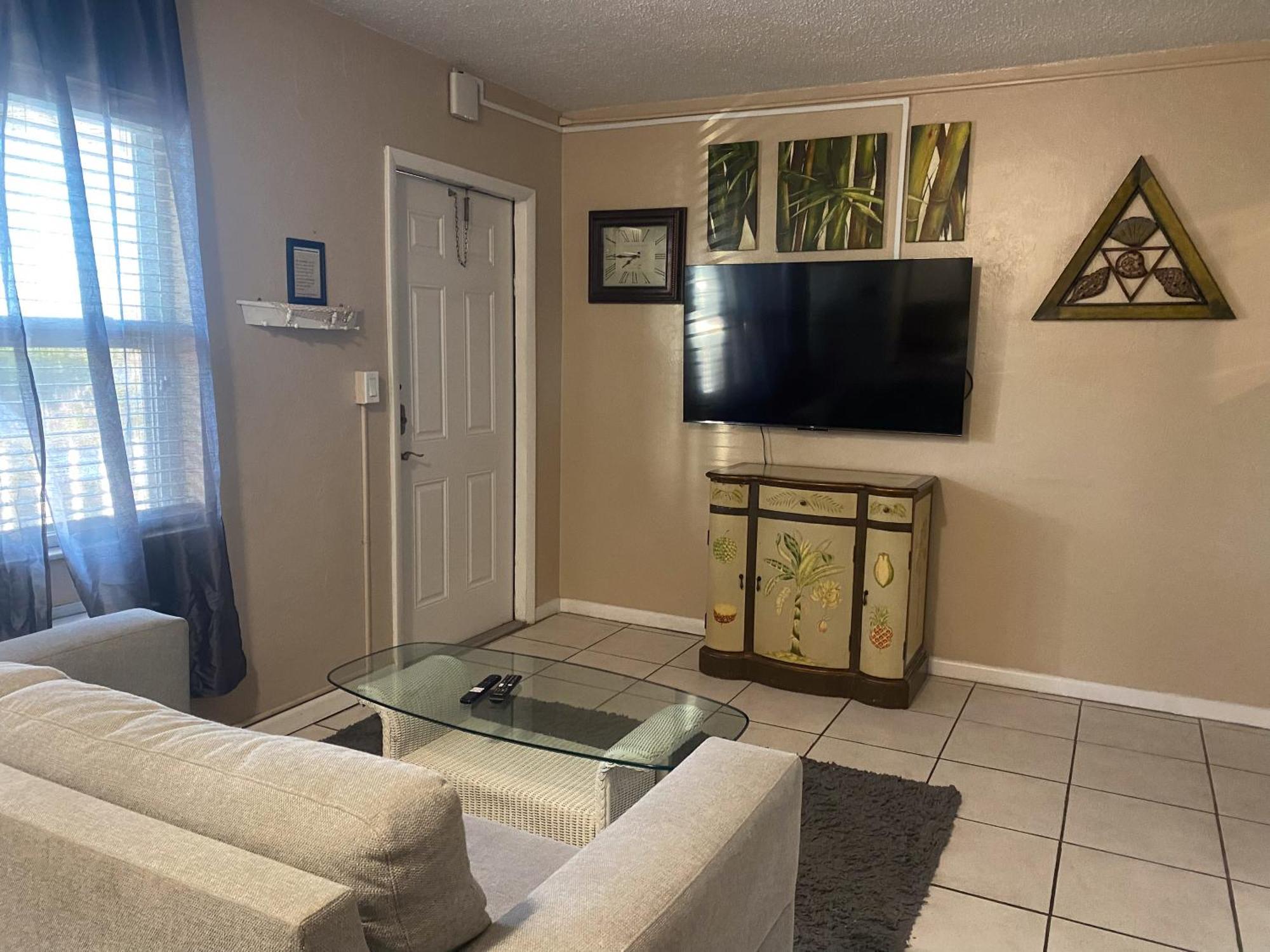 Oasis Palms Resort St. Pete Beach Bagian luar foto